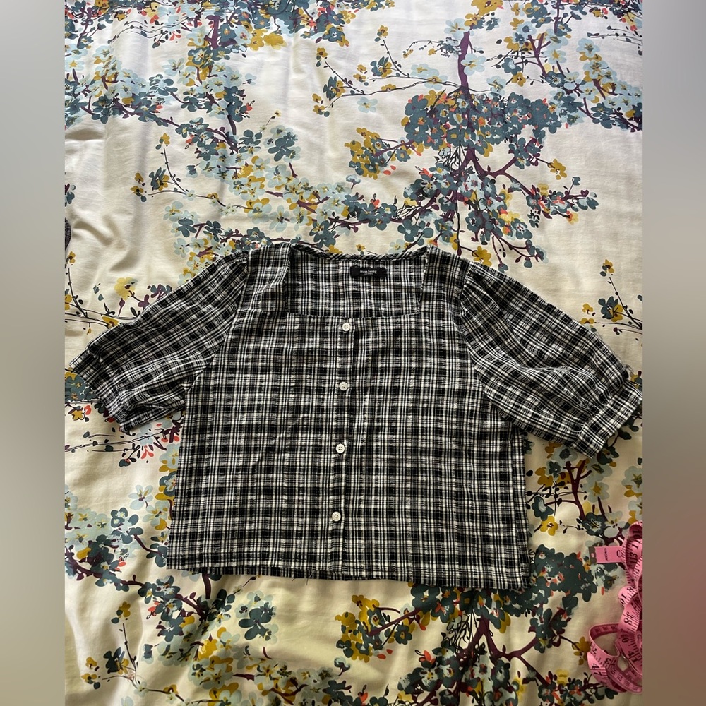Miss Hong plaid button front top size small. Puff sleeves